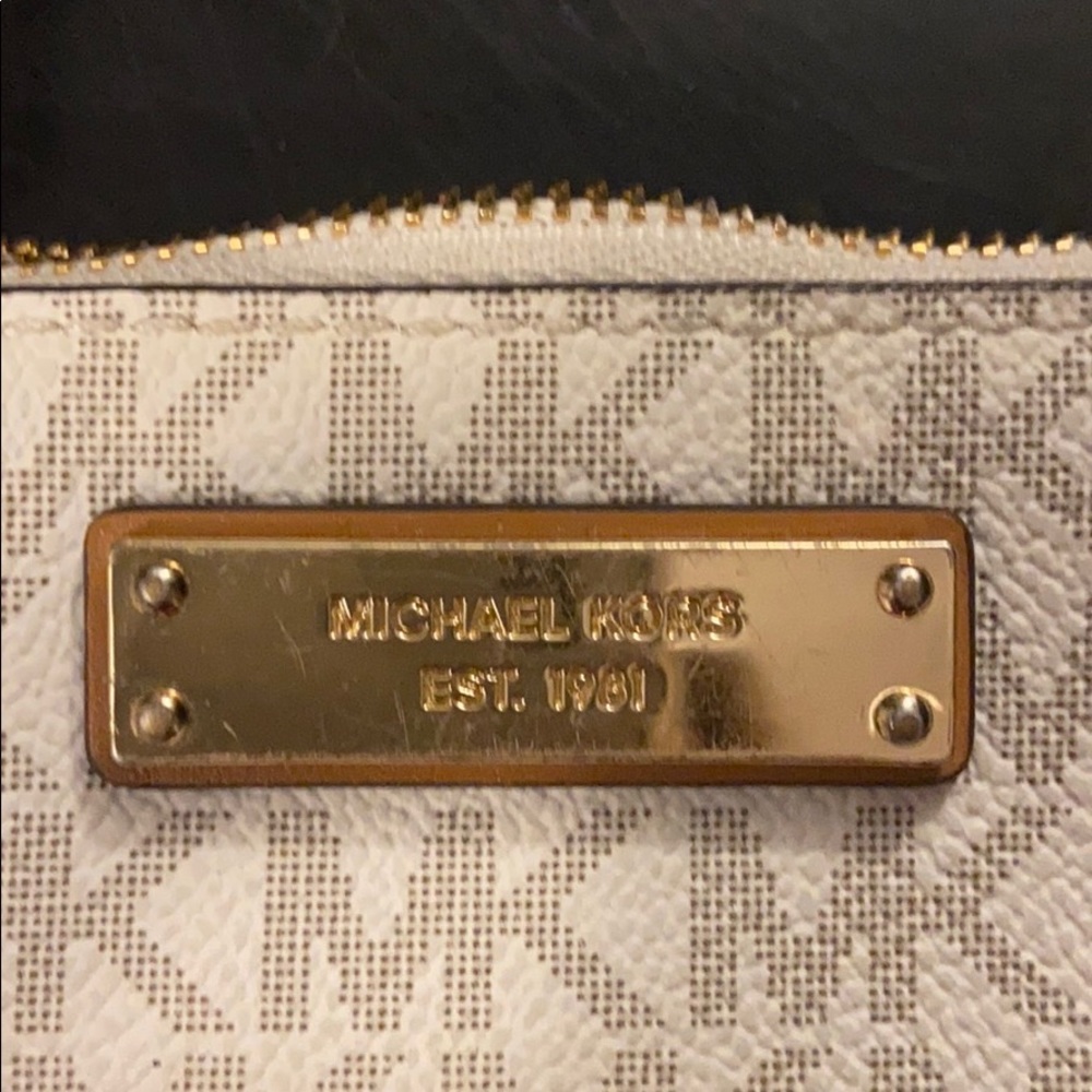 Michael Kors Coin purse. - Picture 6 of 7